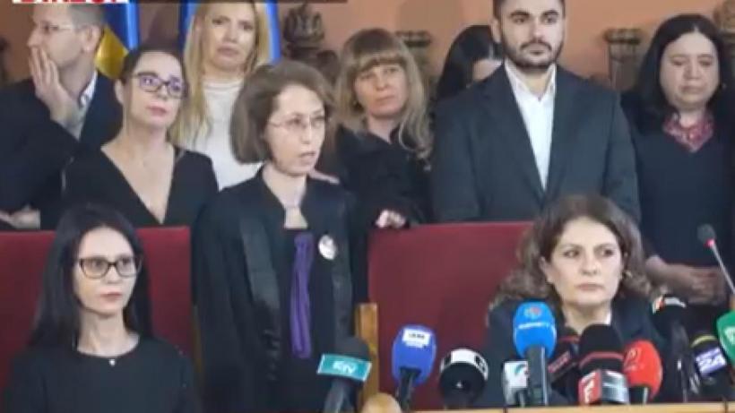 O judecătoare intervine în conferința de presă de la Curtea de Apel București: „Conducerea nu ne ajută de niciun fel. Suntem terorizaţi pur şi simplu, cu acţiuni disciplinare&quot;