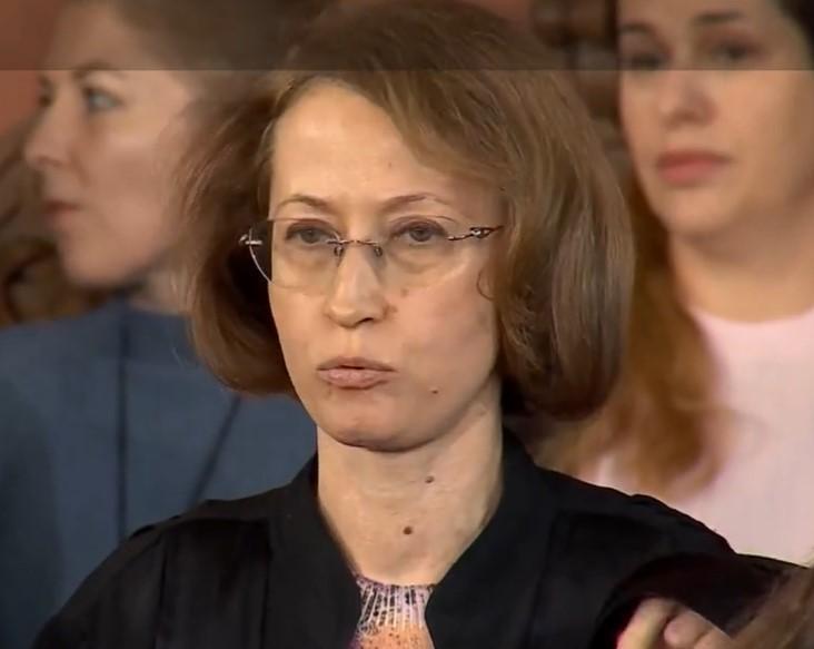 Judecătoarea Raluca Moroșanu a dat totul pe față la Curtea de Apel București: cine este magistratul care a sfidat condu­cerea în direct