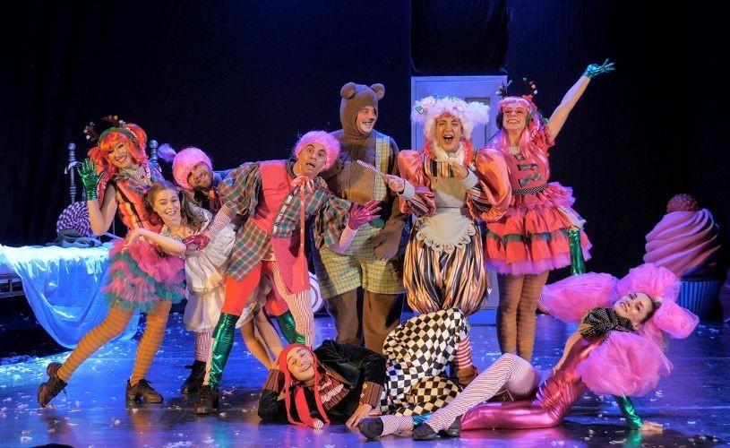 Maya și Elfie – o poveste de Crăciun revine la Teatrul Stela Popescu cu o reprezentaţie unică pe 15 decembrie, la Sala Gloria