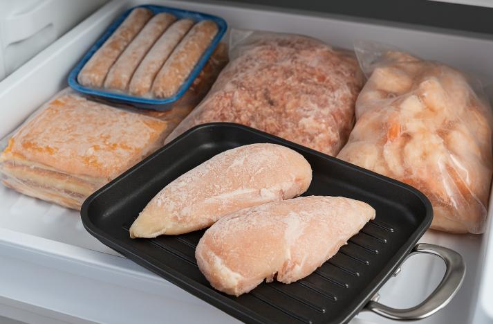 Atenție la carnea din supermarketuri! Ce trebuie să știe consumatorii