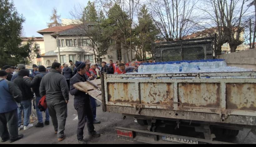 REPORTAJ. Goana după apă: Cum au supraviețuit, două săptămâni, oamenii din „Sahara de Prahova” 18985237