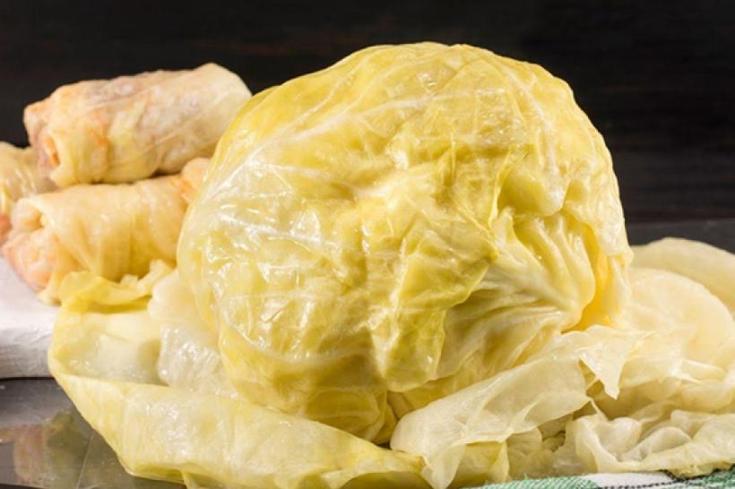 Secretul verzei murate: Cum să o vânturi corect pentru a te bucura de gustul ei extraordinar?