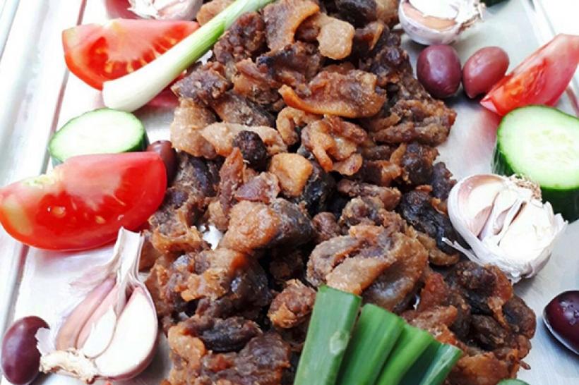 Rețete tradiționale de sărbători: Cum să prepari jumări de porc aurii și crocante