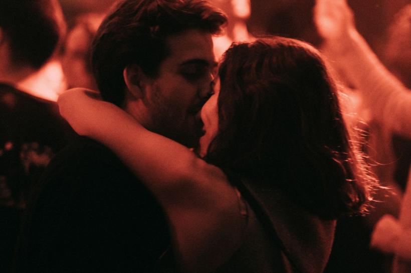 4 zodii își întâlnesc sufletul pereche înainte noaptea de Revelion. Destinul le pregătește o iubire predestinată