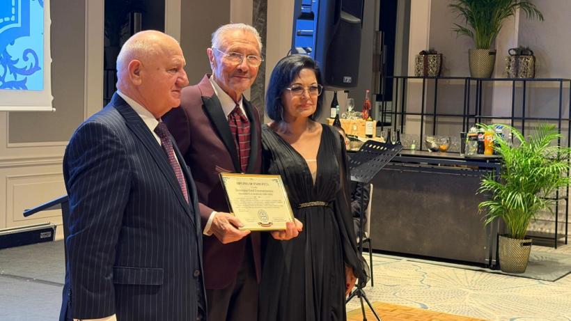 „Binele se face în tăcere” – Viorica Dăncilă, onorată cu Ordinul Binelui Discret la Gala ADNR 18985651