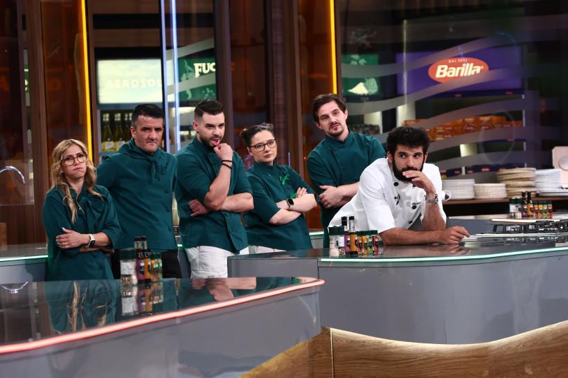 Diseară, la Chefi la cuțite: rezultat fără precedent al jocului de început - unul dintre jurați va obține o superputere. Echipele, provocate în battle de două amulete 18985662