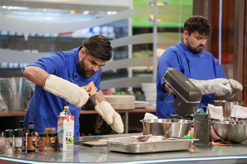 Diseară, la Chefi la cuțite: rezultat fără precedent al jocului de început - unul dintre jurați va obține o superputere. Echipele, provocate în battle de două amulete 18985665