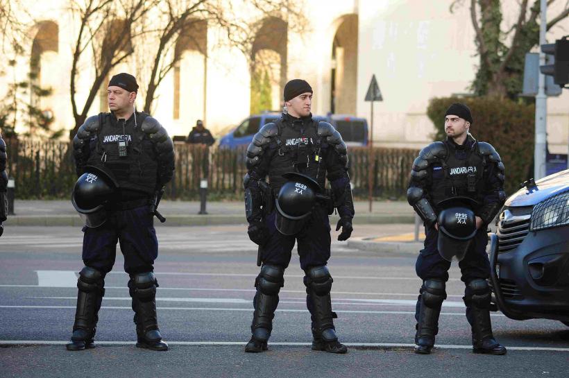 După polițiști, nici militarii nu se mai pot pensiona anticipat