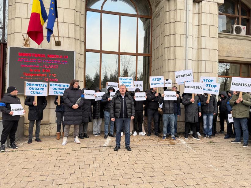 Fără apă, fără răspunsuri, fără ministru: PUSL rămâne în stradă și cere demisia Dianei Buzoianu 18985620