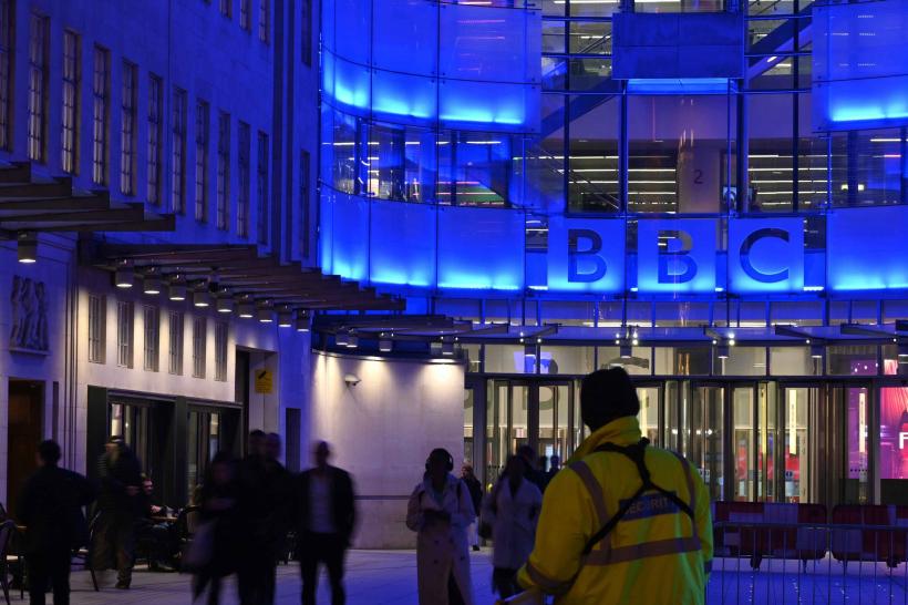 Guvernul britanic, chemat să apere BBC în procesul cu despăgubiri-record intentat de Trump