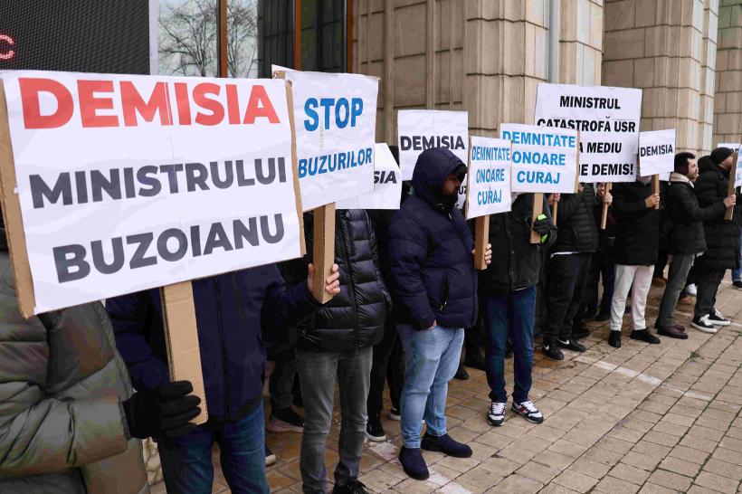 PUSL luptă cu dictatura USR, în stradă