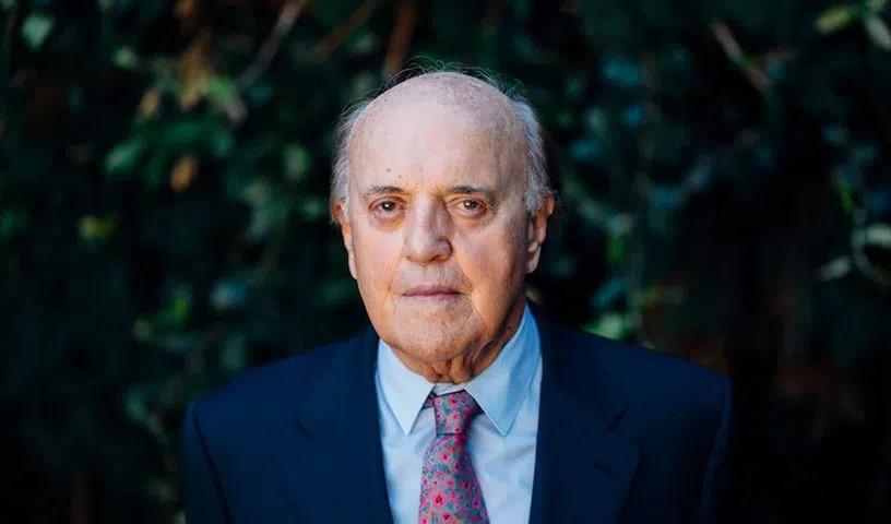 A murit Peter Arnett, legendă a jurnalismului de război și laureat al Premiului Pulitzer