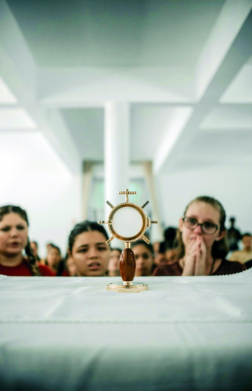 De la ger, la tropice: două feluri de a aștepta Crăciunul 18986357