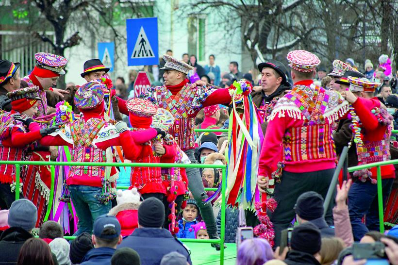 De la ger, la tropice: două feluri de a aștepta Crăciunul 18986358