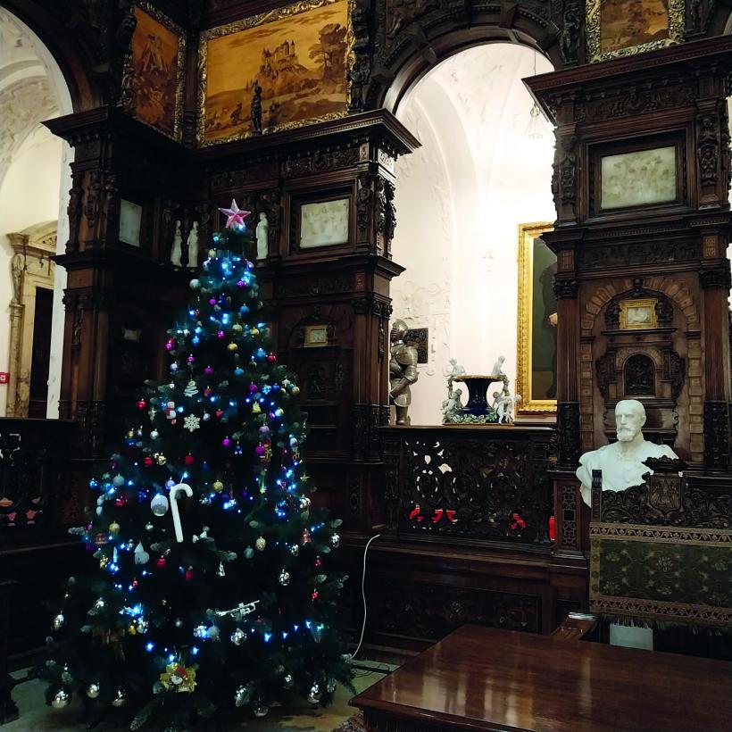 Peleșul și Castelul Cantacuzino, magnet pentru turiștii străini 18986326