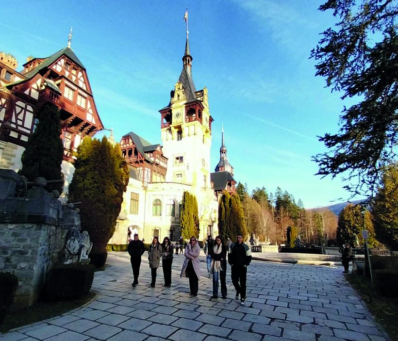 Peleșul și Castelul Cantacuzino, magnet pentru turiștii străini 18986330