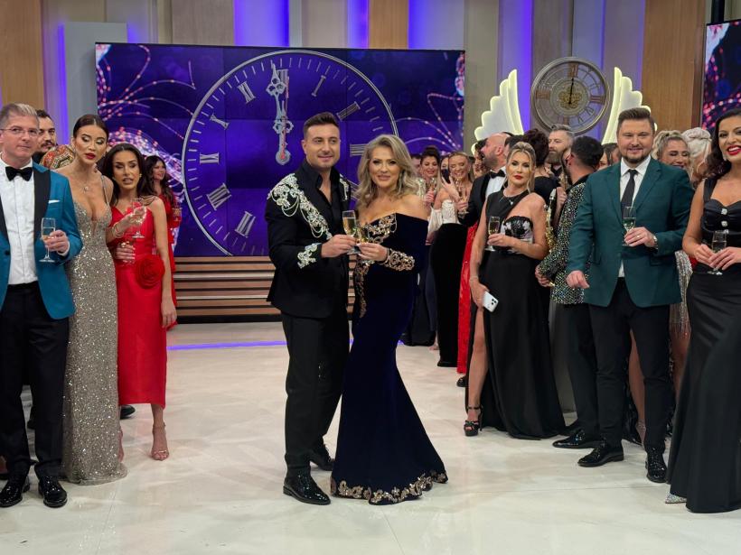 Pe 31 decembrie, de la 16:00, Mirela Vaida şi Valentin Sanfira dau startul distracţiei de Revelion la Antena Stars 18986834