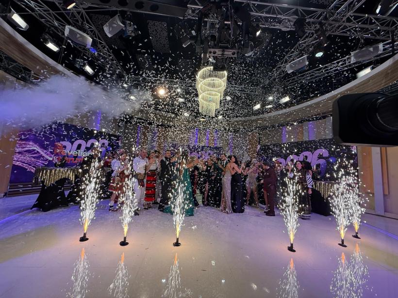 Pe 31 decembrie, de la 16:00, Mirela Vaida şi Valentin Sanfira dau startul distracţiei de Revelion la Antena Stars 18986836