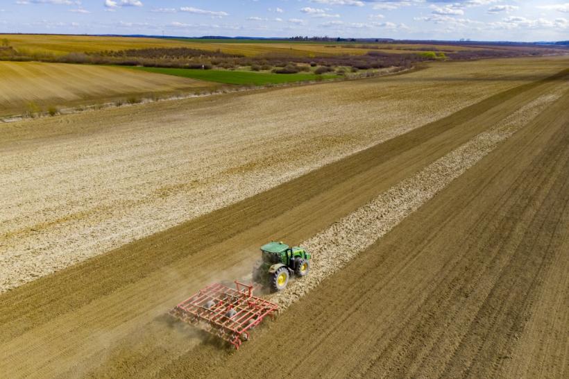 Bani pentru fermieri: Ministerul Agriculturii achită restanțele la rambursarea accizei