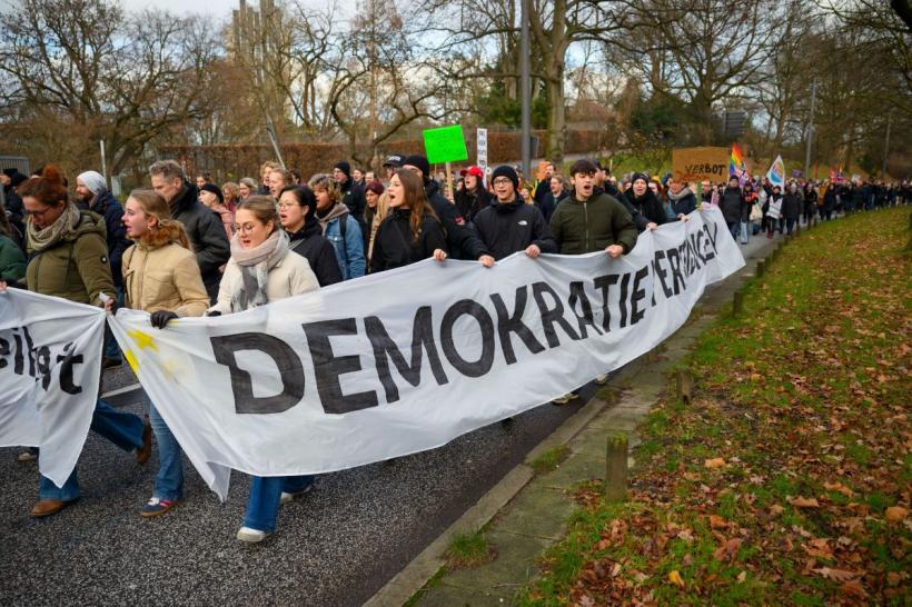 Democrația europeană, în criză profundă: Încrederea populației în instituții, politicieni și mass-media a scăzut dramatic