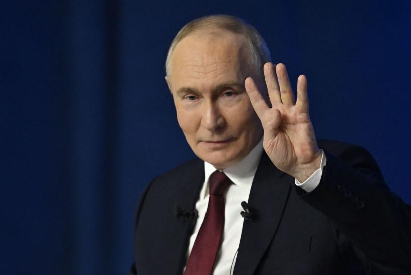 Vladimir Putin i-a urat lui Donald Trump un Crăciun fericit