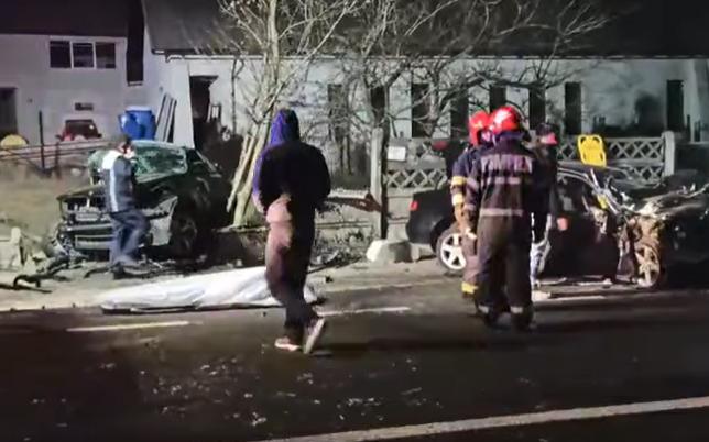 Accident cu doi morți, în Bistrița-Năsăud, după ce două mașini s-au ciocnit frontal la Prundu Bârgăului