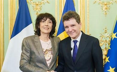 Nicușor Dan, întâlnire emoționantă  cu o mare campioană Paris: ”Reușitele ei au făcut cunoscut numele României în lume”