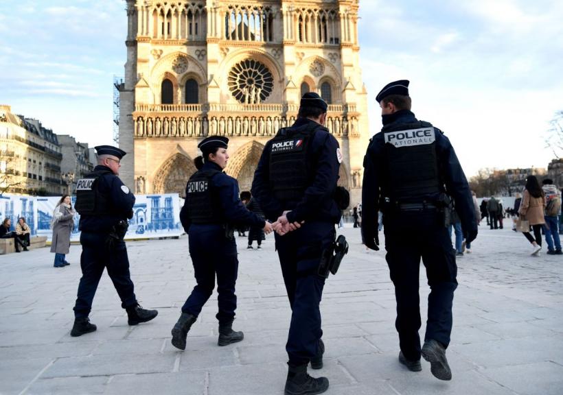 Atacuri cu cuțitul în metroul din Paris: trei femei au fost rănite