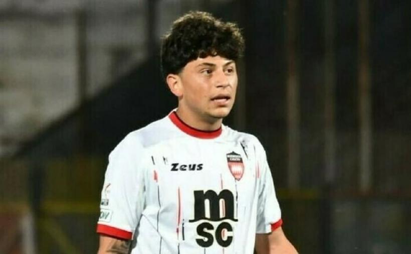 Fotbalist de 18 ani, înjunghiat de o bandă pe scutere în Napoli
