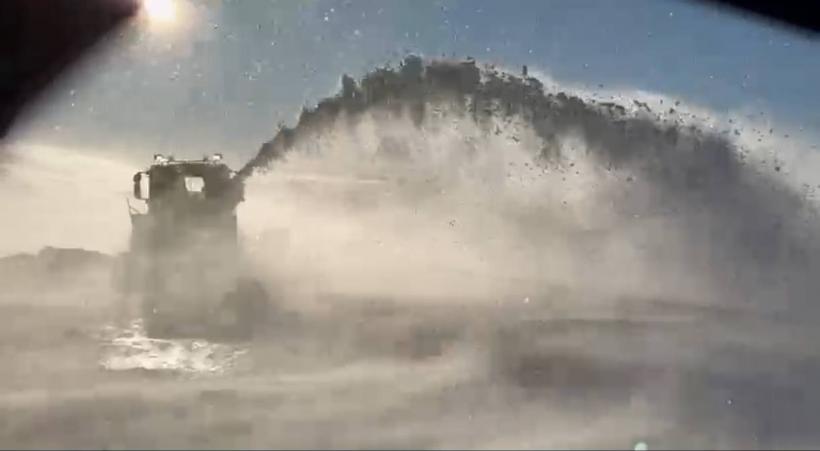 Traficul se desfășoară în condiții bune pe majoritatea drumurilor. Transalpina rămâne închisă