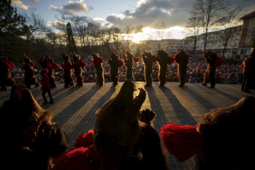 Elemente purificatoare în dansurile Urșilor, Caprelor și Mascaților
