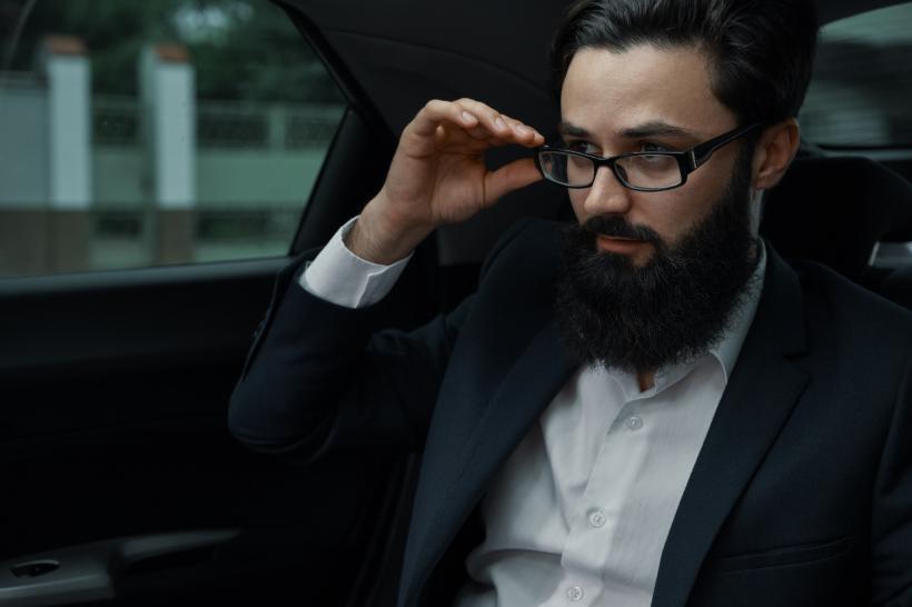 Fenomenul „Quiet Luxury”: de ce adevărata putere financiară alege discreția și calitatea atemporală