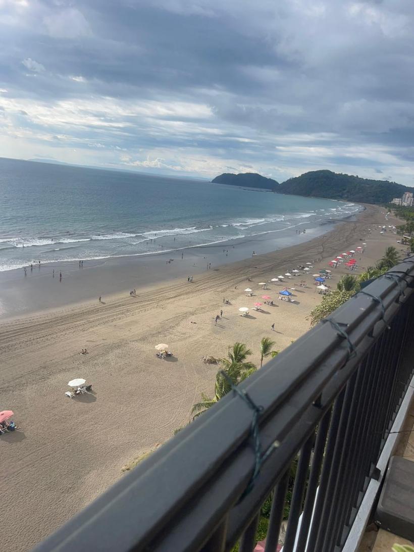 Revelionul, sub tropice 18987656