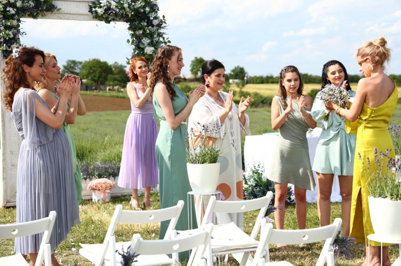 Sezonul trei al serialului original Iubire cu parfum de lavandă ajunge la final vineri, 2 ianuarie, de la 20.30, la Antena 1 şi pe AntenaPLAY 18987812