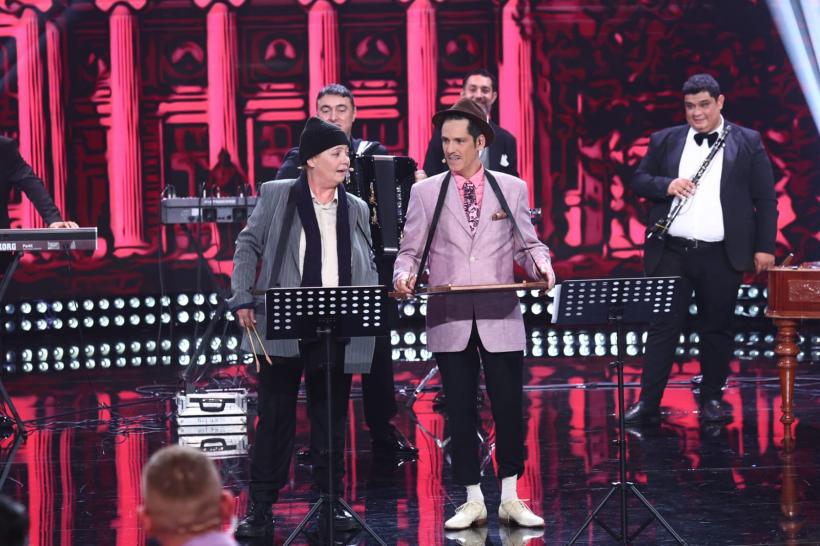 Ștefan Bănică urcă alături de Emilia Popescu pe scenă, la Revelionul cel mai neBUN. Numărul plin de umor va fi văzut pe Antena 1 și AntenaPLAY în noaptea dintre ani 18987806