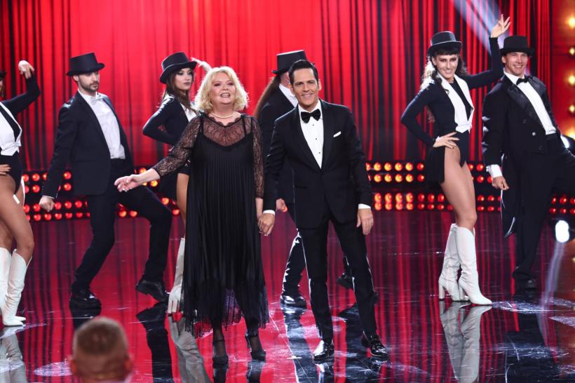 Ștefan Bănică urcă alături de Emilia Popescu pe scenă, la Revelionul cel mai neBUN. Numărul plin de umor va fi văzut pe Antena 1 și AntenaPLAY în noaptea dintre ani 18987807