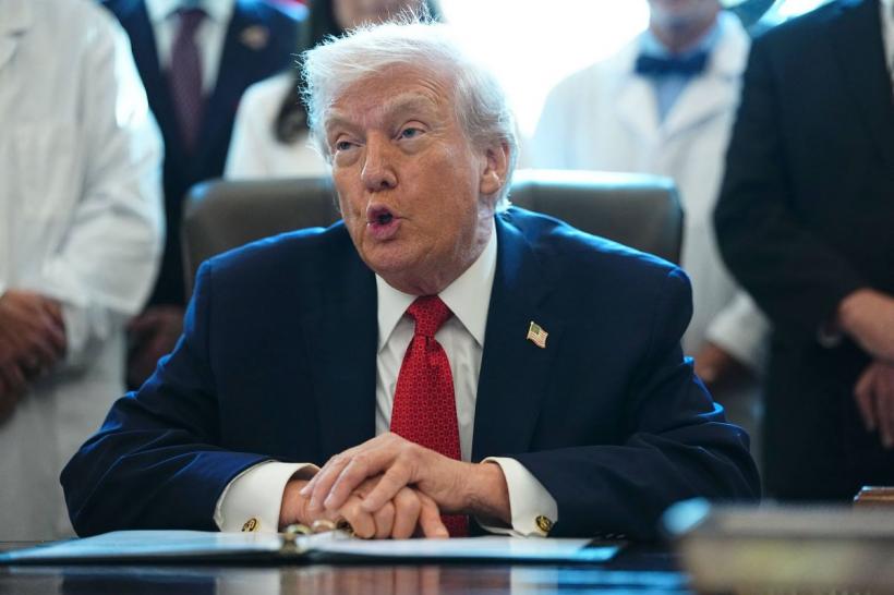 Trump, criticat pentru că și-a încălcat promisiunea de Anul Nou