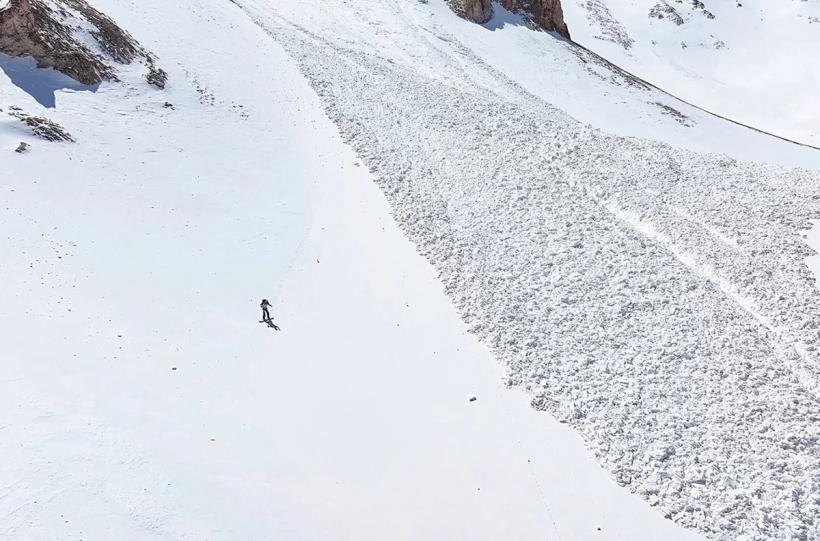 Avertisment de la ANM: Risc mare de avalanșe în munții Făgăraș, Bucegi, Țarcu-Godeanu