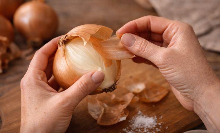 Calendarul foilor de ceapă 2026, barometrul bunicilor: ce lună aduce secetă și când vine ploaia