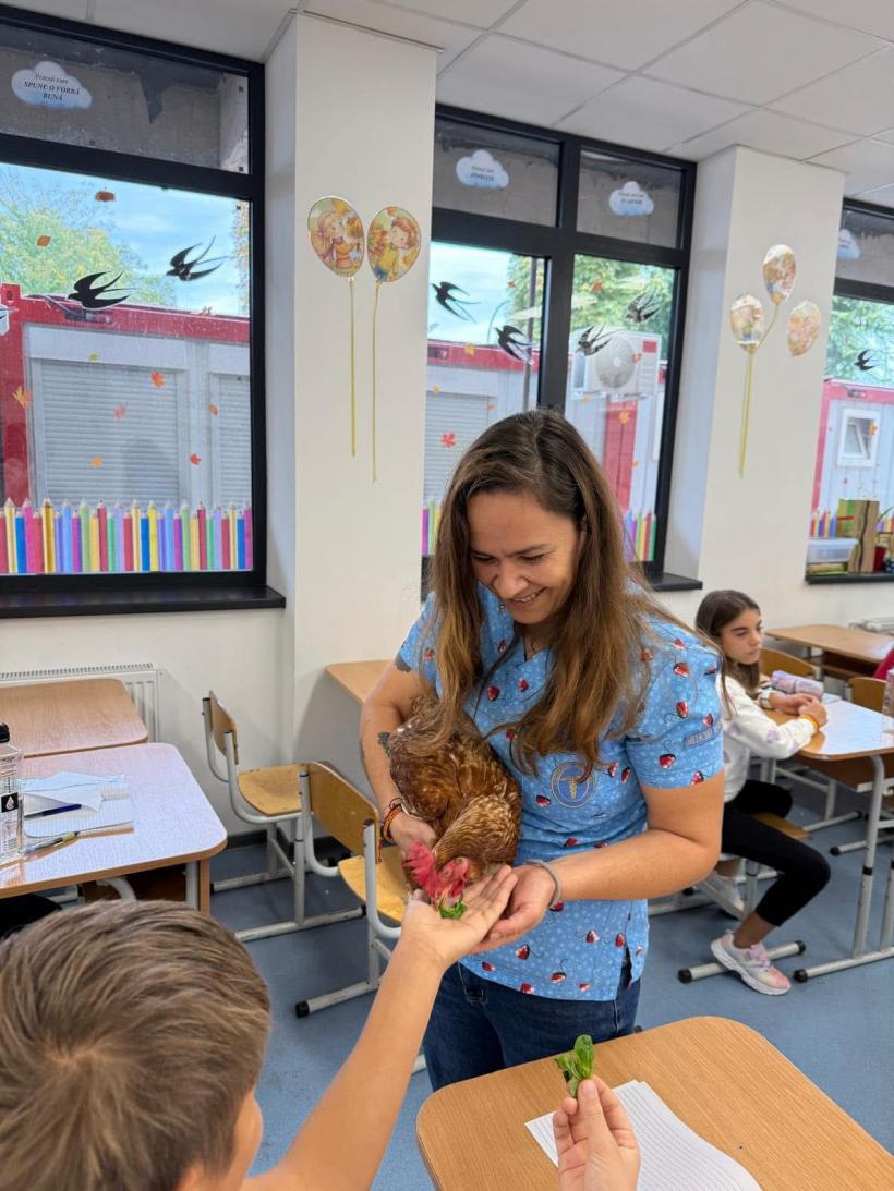 O nouă materie opțională, iubită de copii: Ora cu și pentru animale 18988767