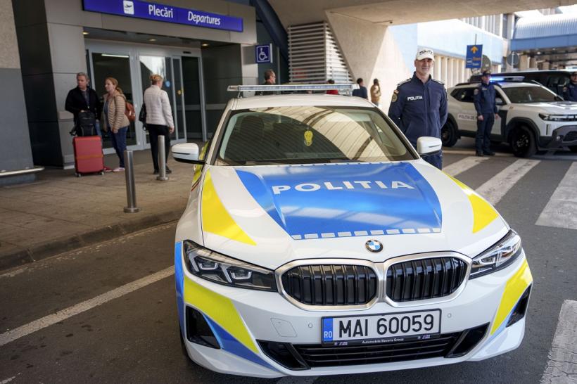 Bijuterii, ceasuri și sume de bani, în valoare de 3 milioane euro, descoperite în bagajele a două românce, la Otopeni