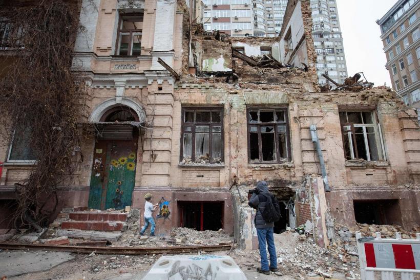 Din Bucha la ruinele Kievului: Cum este să faci „turism de război” în Ucraina 18989070