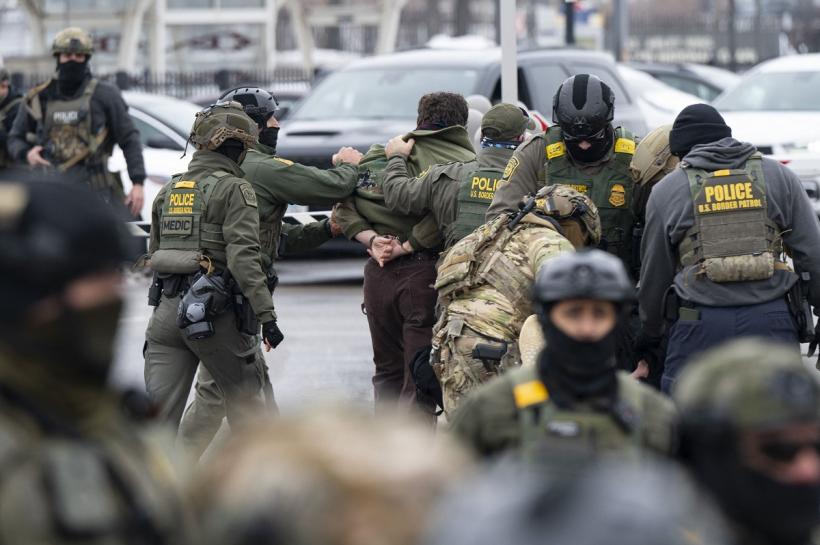 Administrația americană trimite sute de agenți federali în Minneapolis 18989366