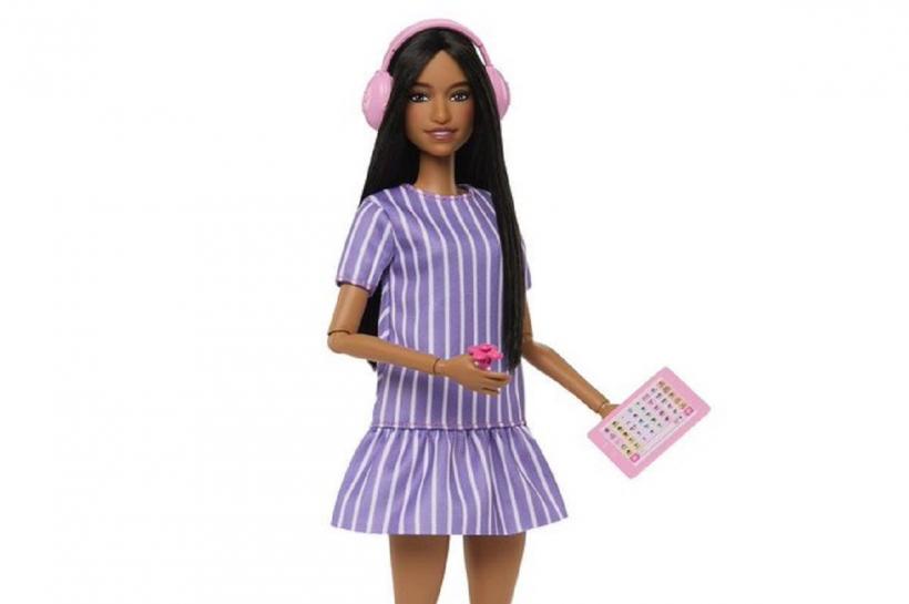 Mattel lansează prima păpușă Barbie cu autism