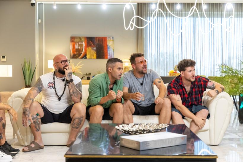 Fetele au țâșnit din praștie, după bani, la Power Couple! Astăzi este vremea pentru cea mai așteptată probă din competiție – AU, MAMI! 3.0. 18989602