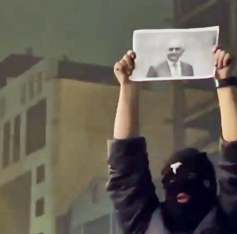 Un regim încolțit: Ayatollahul Khamenei se clatină, sub presiunea străzii și a Casei Albe 18989457