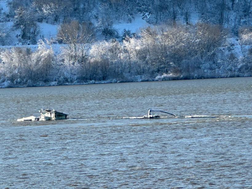 Pericol pe Dunăre! Navă cu 1.100 de tone de îngrășăminte s-a scufundat la Zimnicea