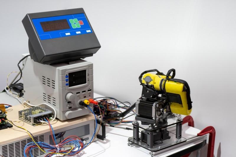 Cum să alegi sursa de laborator potrivită pentru nevoile tale: un ghid pentru profesioniști și amatori