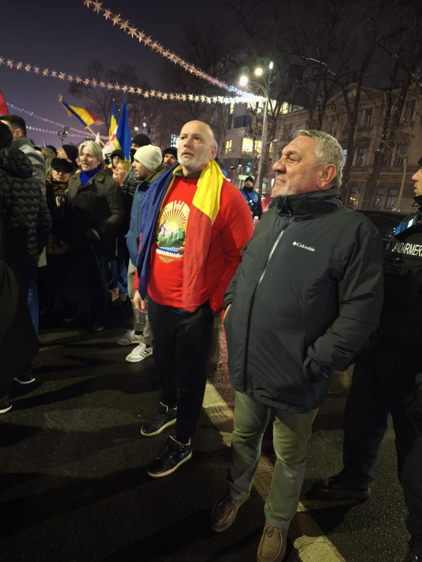 REPORTAJ: Când Eminescu nu ajunge nici la glezna lui Georgescu. “Dacă Călin era președinte s-ar fi luptat cu taxele” 18990123