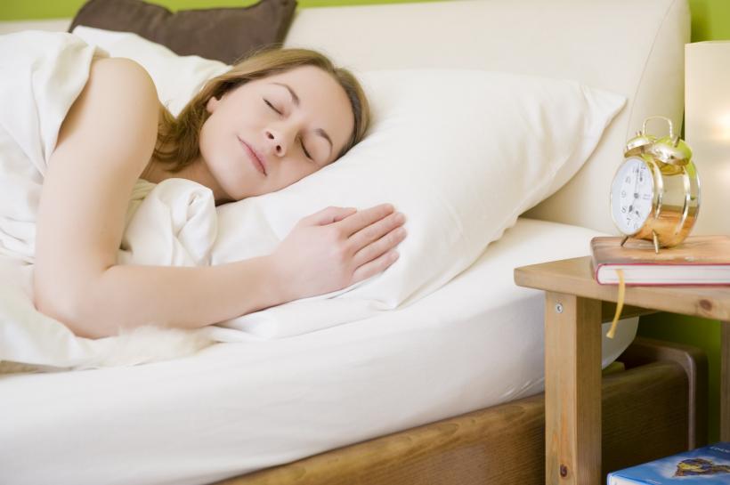 7 obiceiuri simple ale oamenilor care au un somn odihnitor